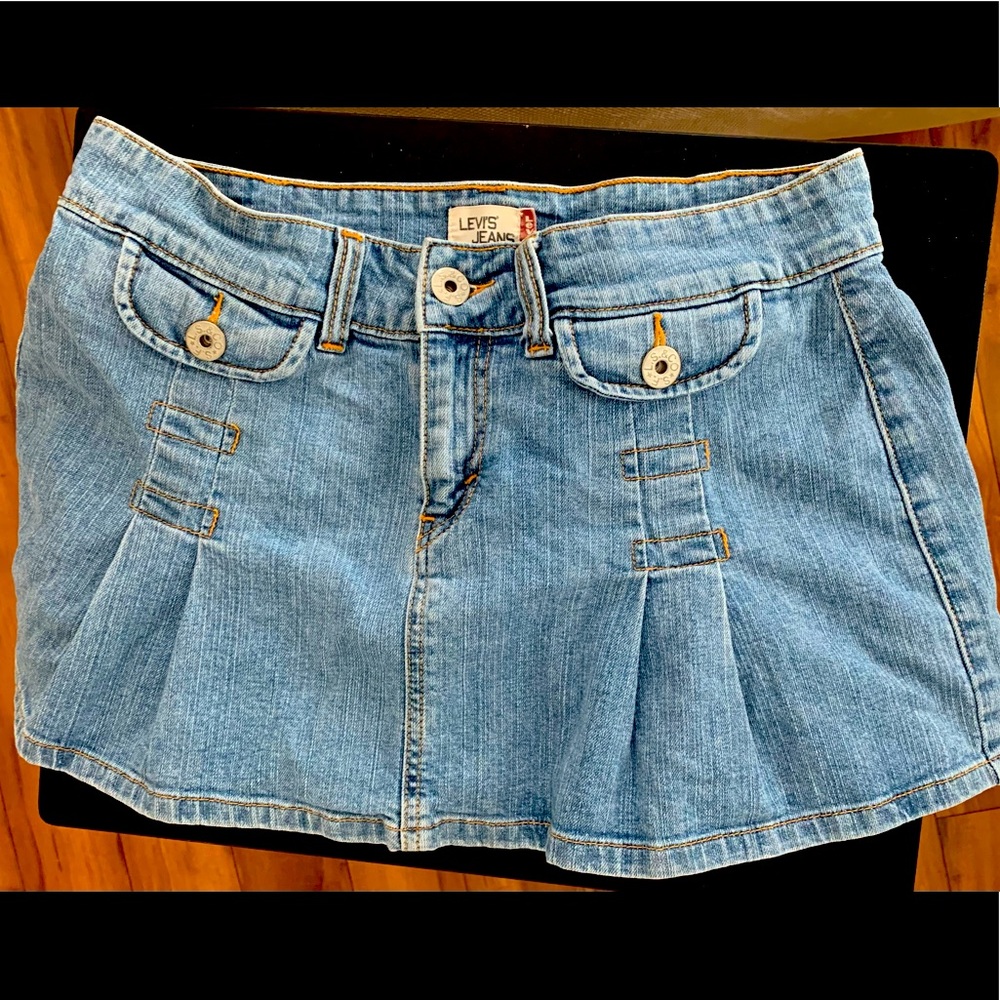 Levi’s Denim skirt